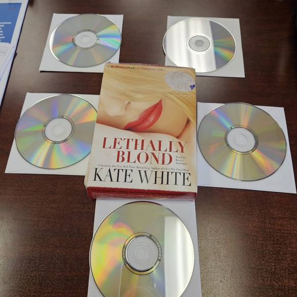 NWT!!! Lethally Blond by Kate White Audio Book Collection of 5 CD's - Picture 2 of 5